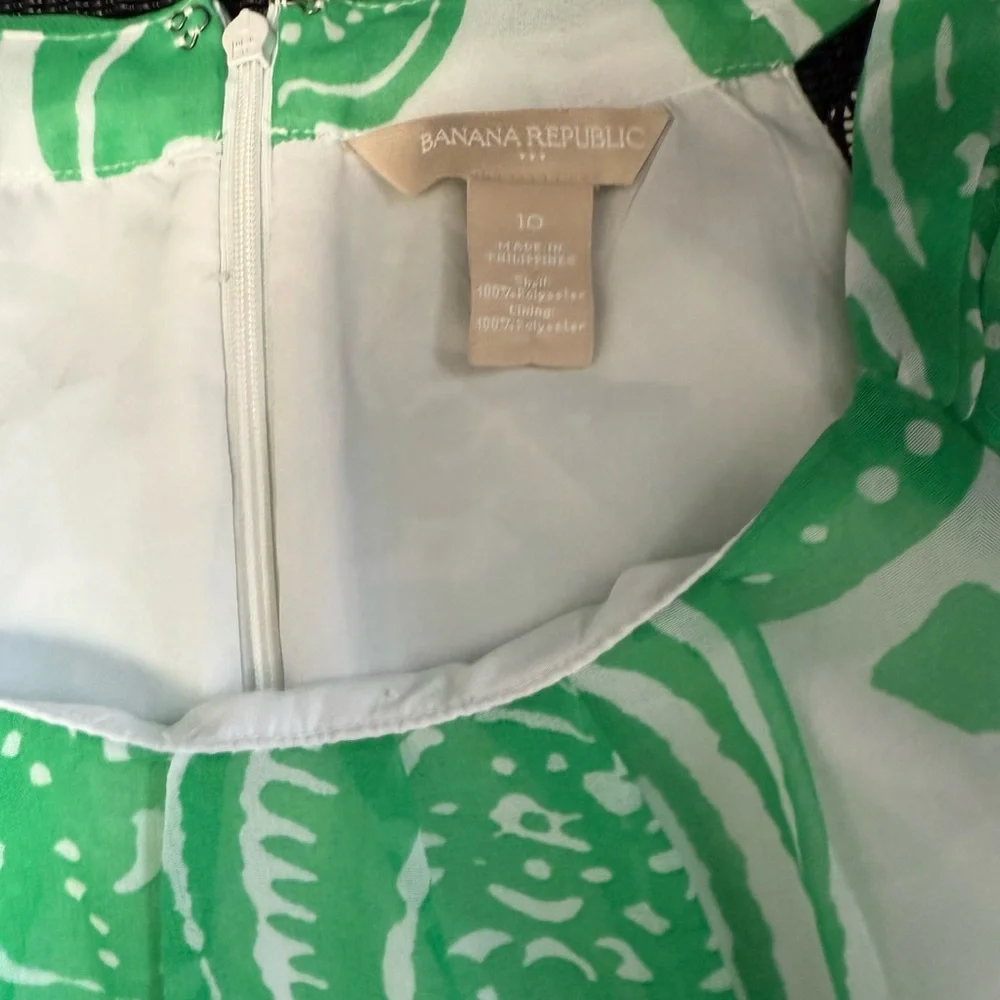 Banana Republic Shirt Womens Size 10 Green White Geometric Sleeveless Tank - Picture 5 of 5